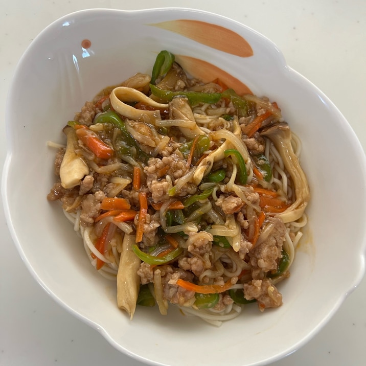 豚ひき肉とピーマンのピリ辛麺